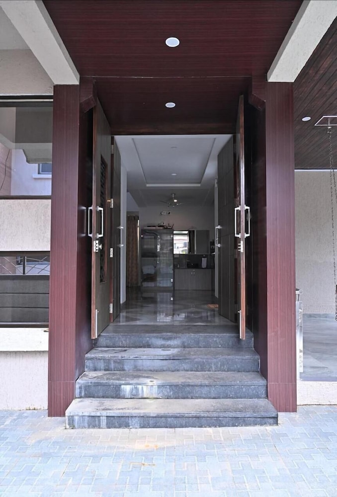 Shreejee Villa