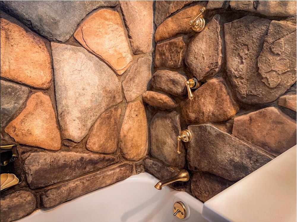 Charming Cherokee Cabin Secluded Stay for 6 Just 10 Minutes to Tahoe!