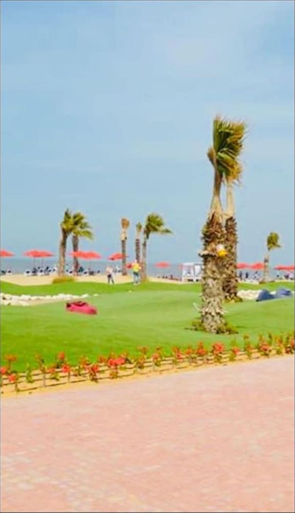 Family-friendly Chalet Steps From the Sea Porto Said