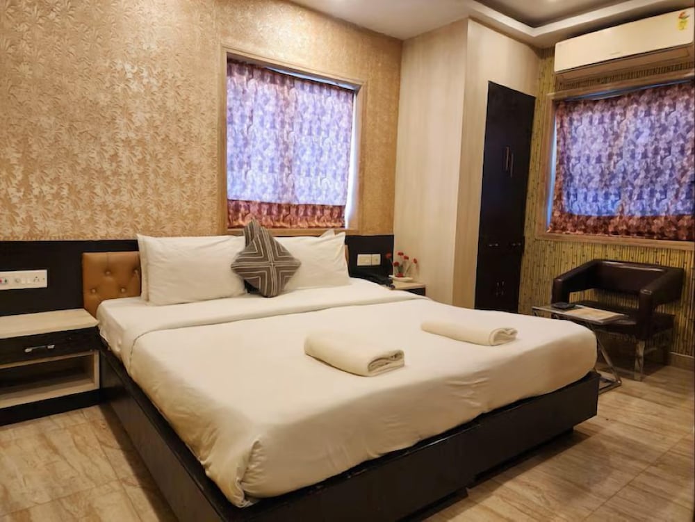 Hotel Orchid Plaza