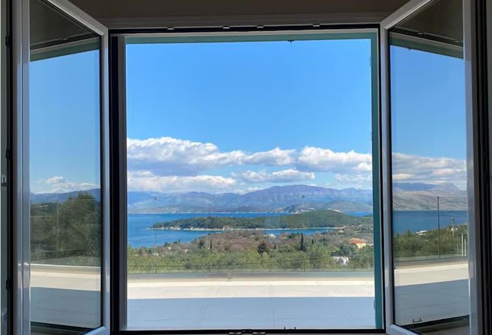 Villa Nisi view 3