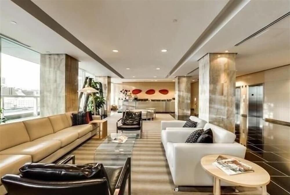 HomeHop - Maple Leaf Square - Image 2