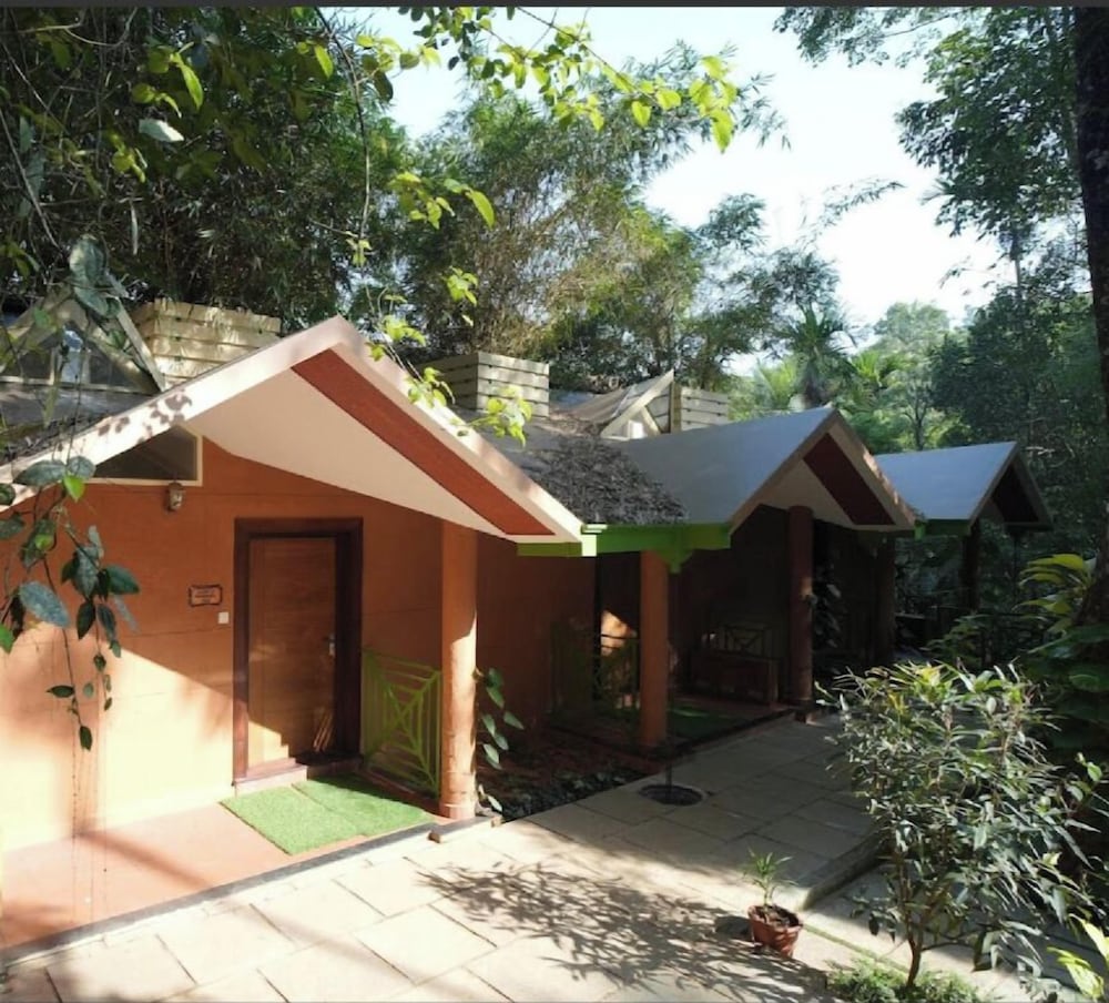 Holiday Courtyard