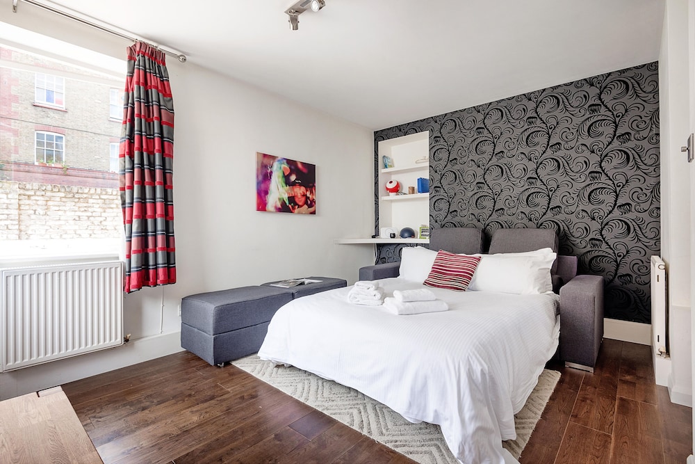 Islington Charm