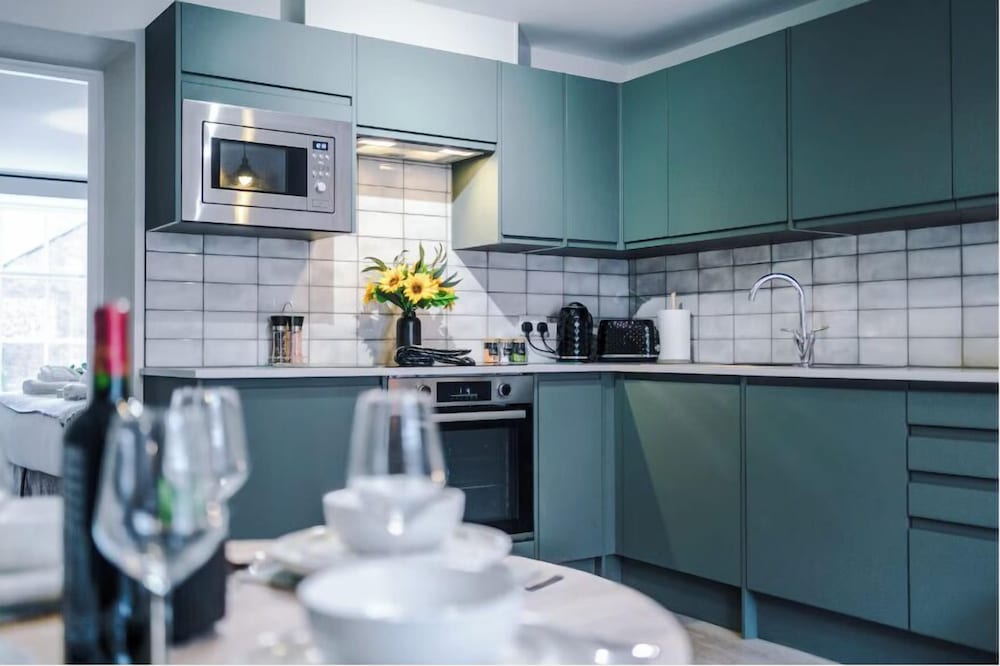 Flat 2 30 Northgate