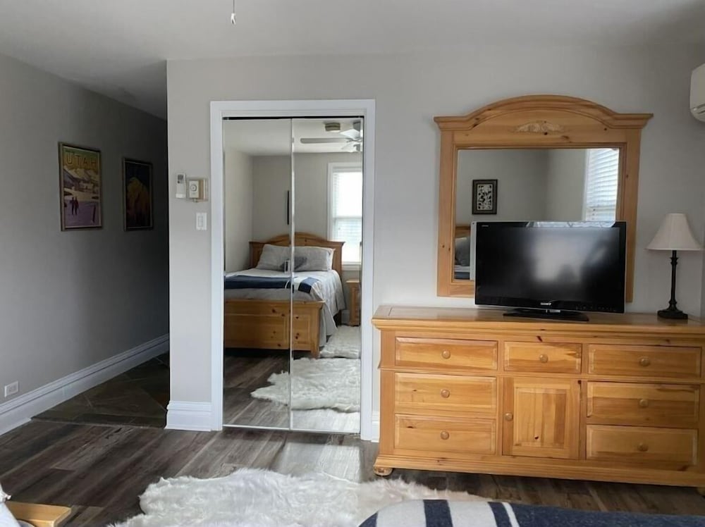 2BR Resort Plaza 5022 Slope-Side Park City Condo, Ideal for Families & Couples