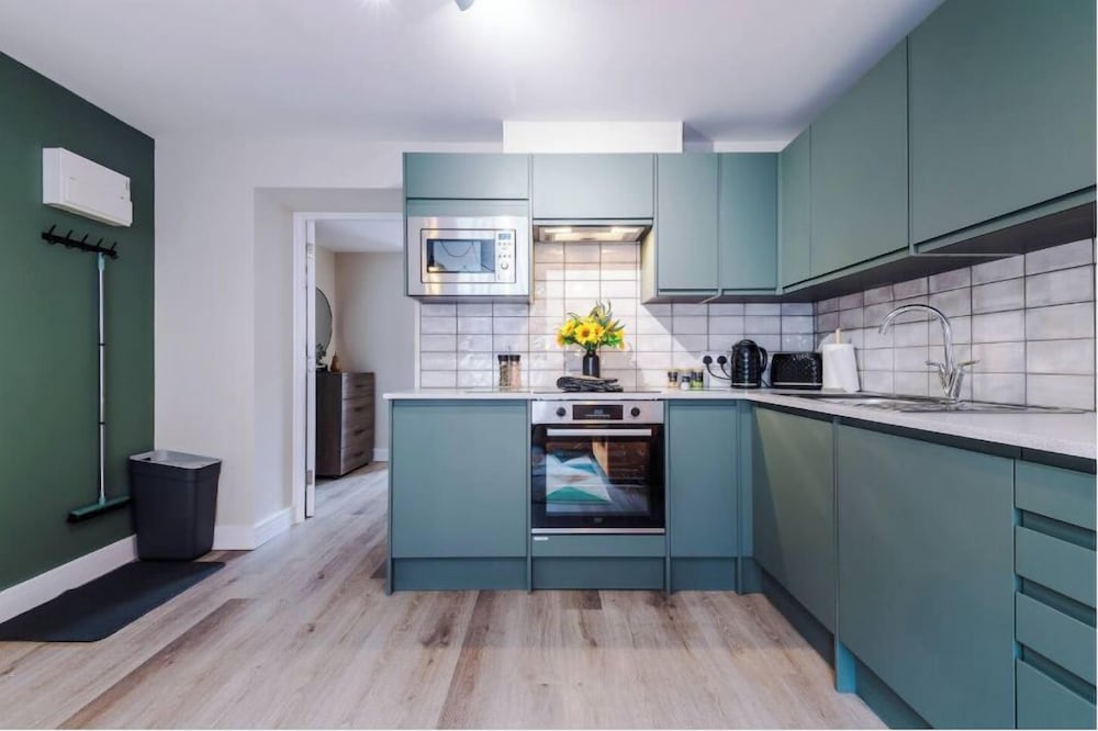 Flat 2 30 Northgate