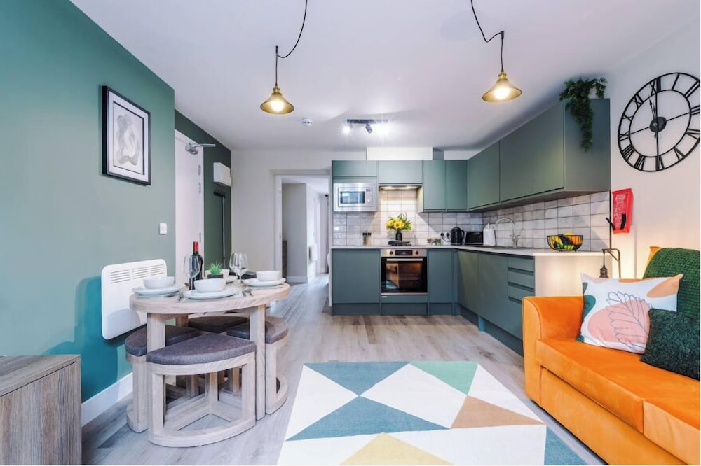 Flat 2 30 Northgate