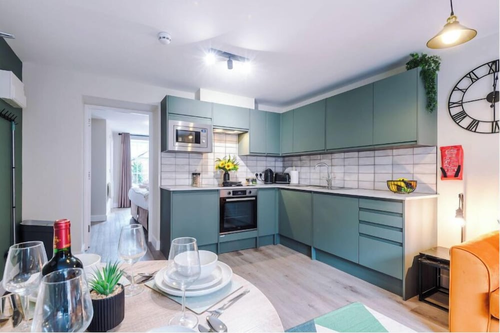 Flat 2 30 Northgate
