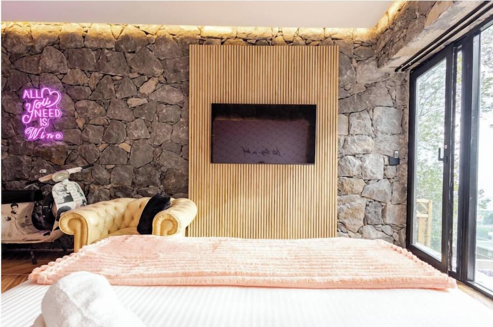 Dolce Lava - Natural Luxury Experience