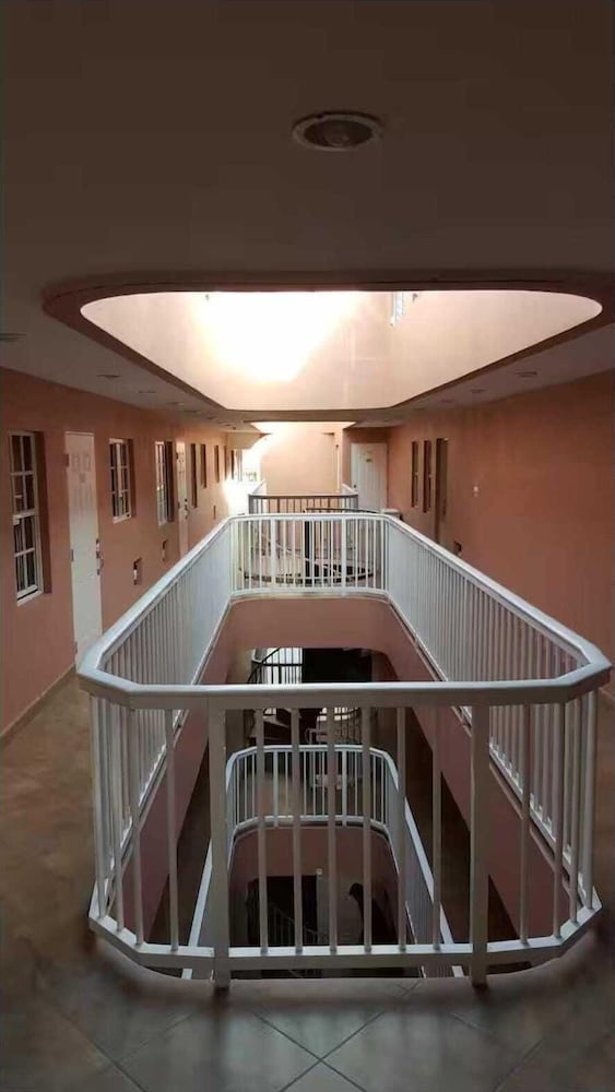 Paradise Suites & Residence