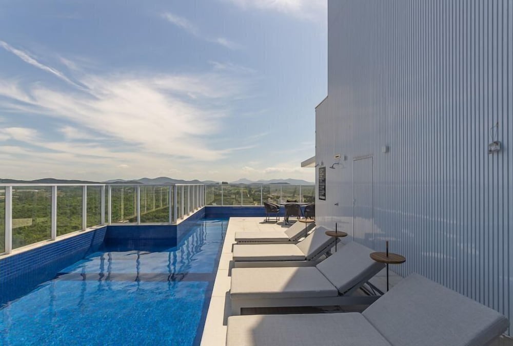 3BR Apt w/ Pool & gym 180m - Ltt803