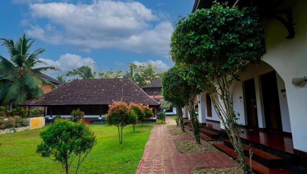 Kumarakom Heritage Resort & Ayurveda