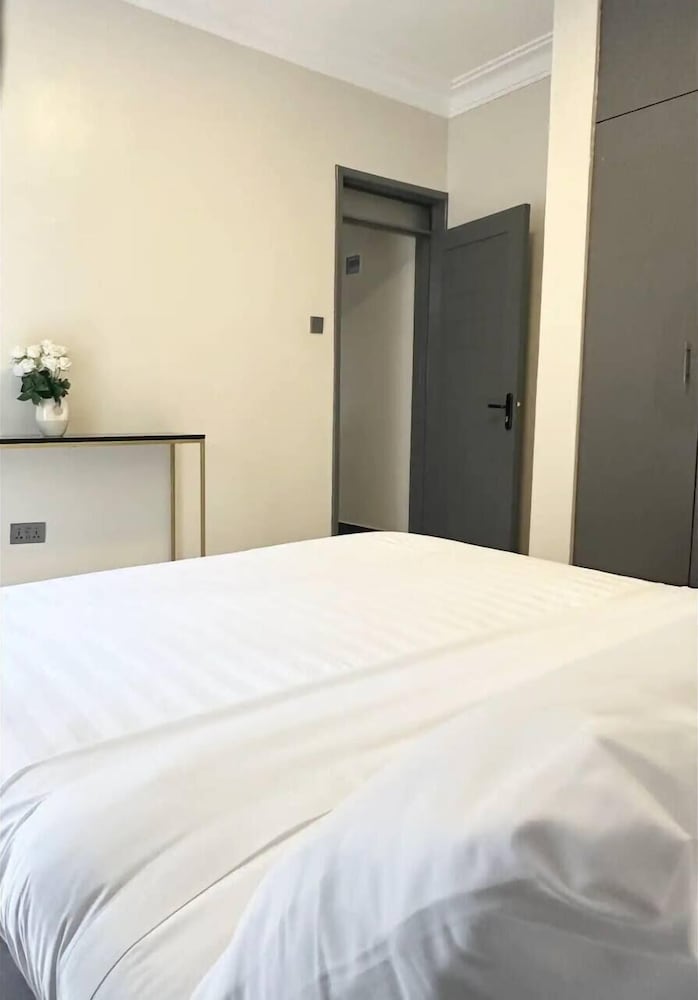 LivLuxe Apartments 5
