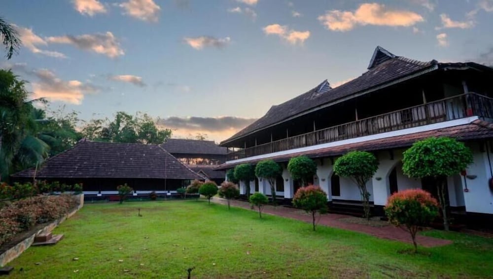 Kumarakom Heritage Resort & Ayurveda