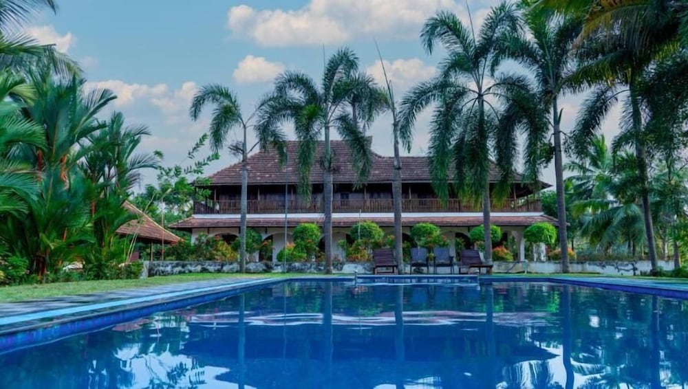 Kumarakom Heritage Resort & Ayurveda