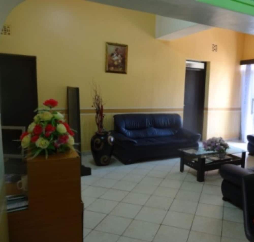 Angaza Guest House