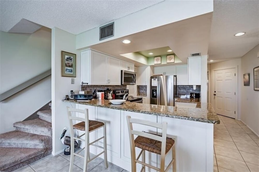 Turtleback 09 3 Bedroom Villa by RedAwning view 5