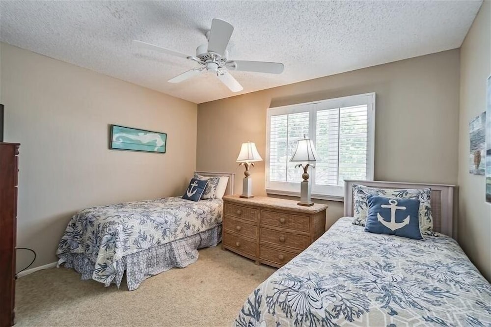 Turtleback 09 3 Bedroom Villa by RedAwning view 3