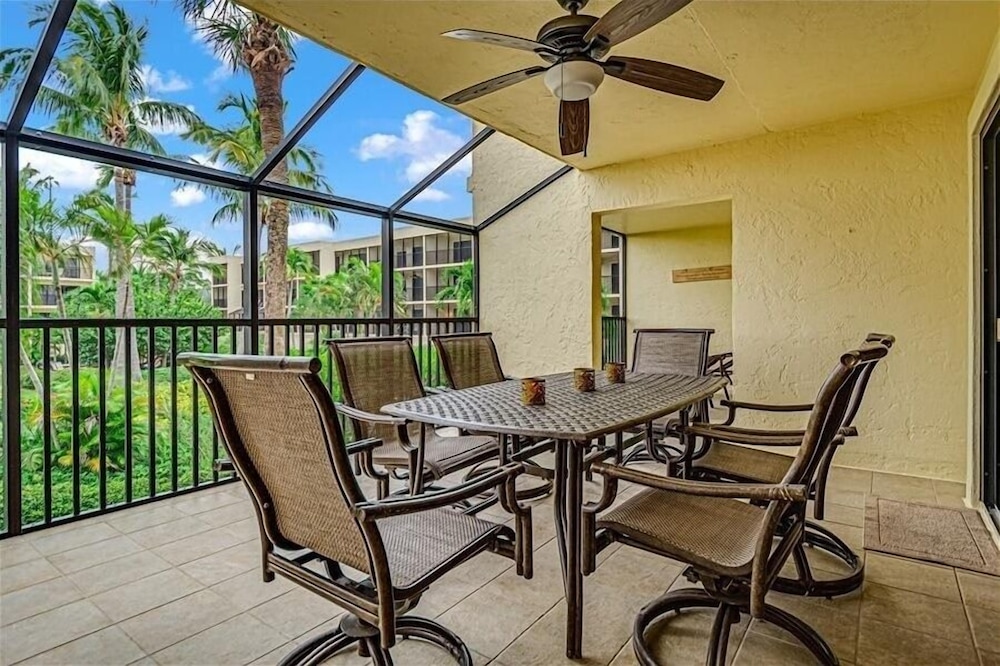 Sea Oats 123 2 Bedroom Condo by RedAwning view 5