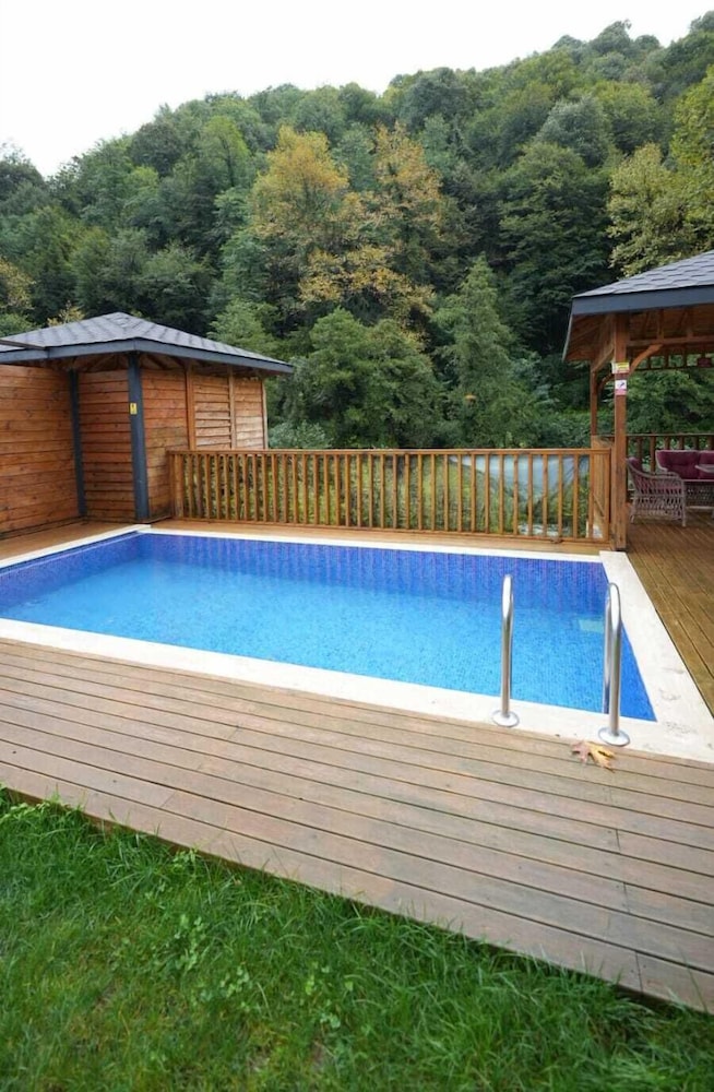 Sapanca Dereboyu Konakları