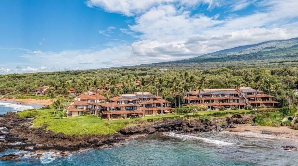 Makena Surf, #e-303 2 Bedroom Condo by RedAwning view 4
