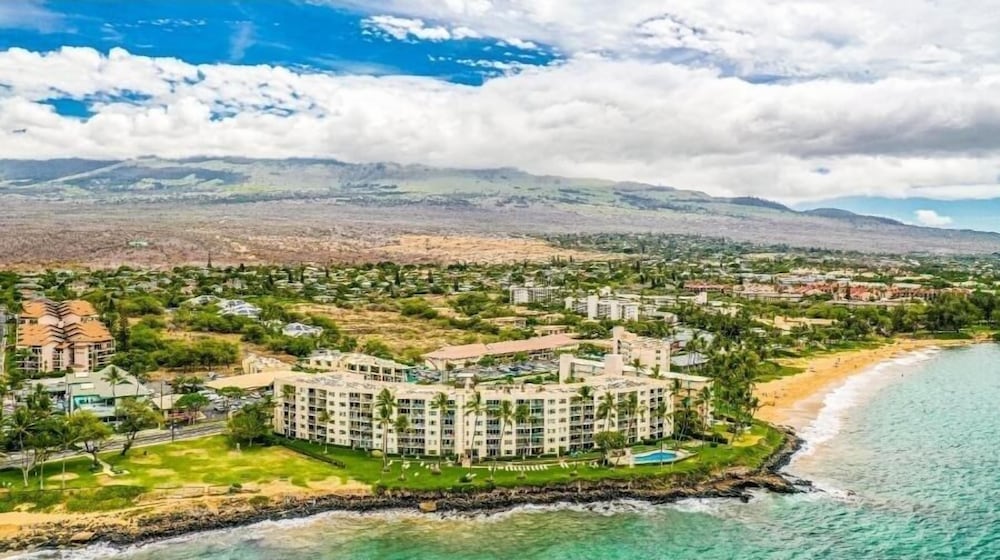Royal Mauian, #307 2 Bedroom Condo by RedAwning