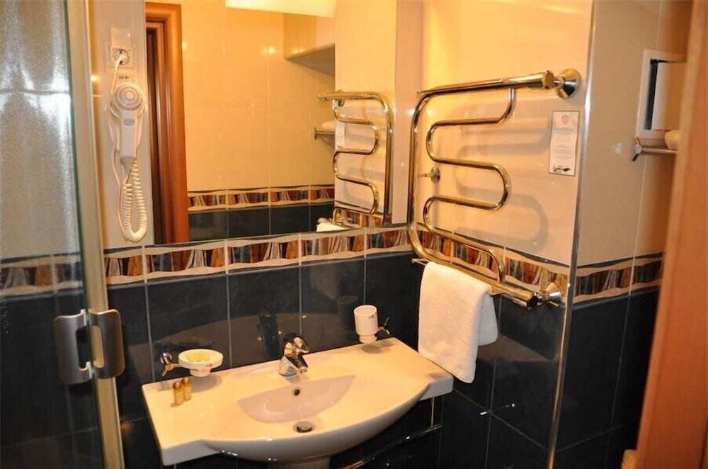 Yug Hotel