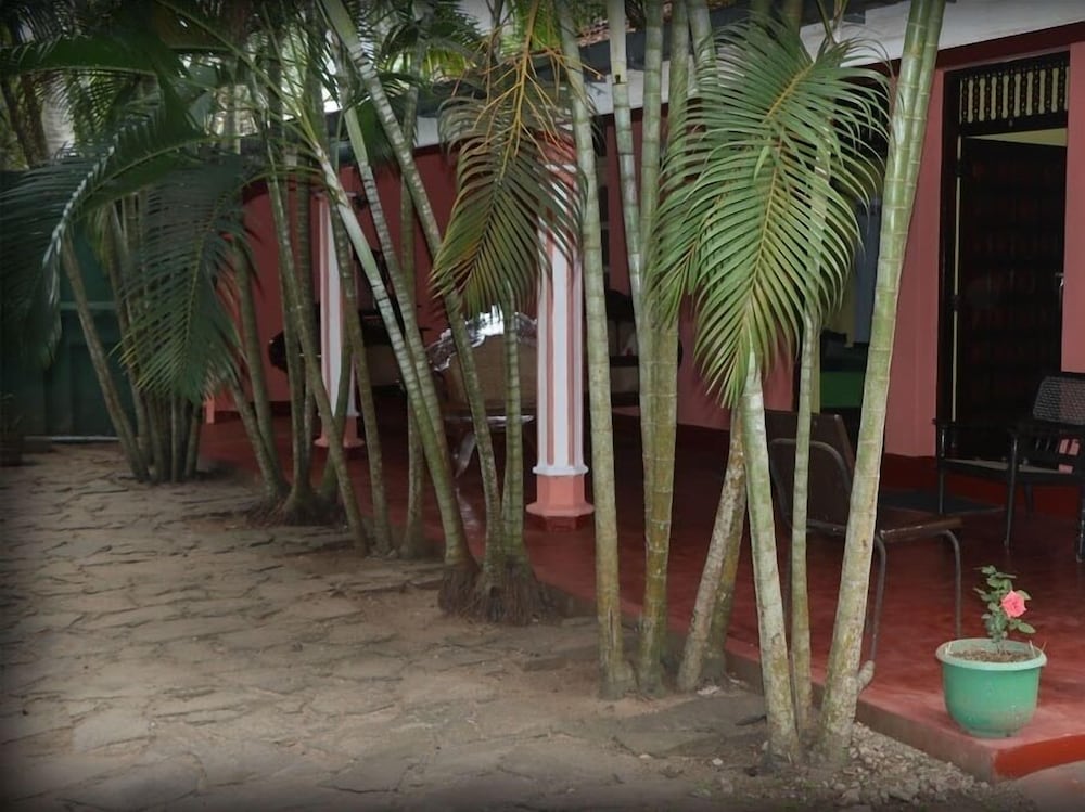 Villa Sunshine Hotel