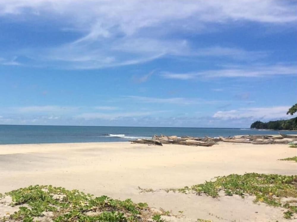 Beachfront Oasis in Mahambo, Madagascar - Chalet Retreat