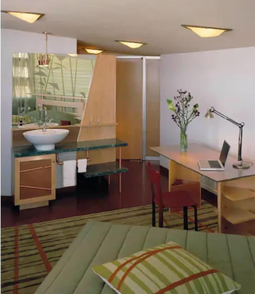 Bartlesville Vacations - Inn at Price Tower - Property Image 5