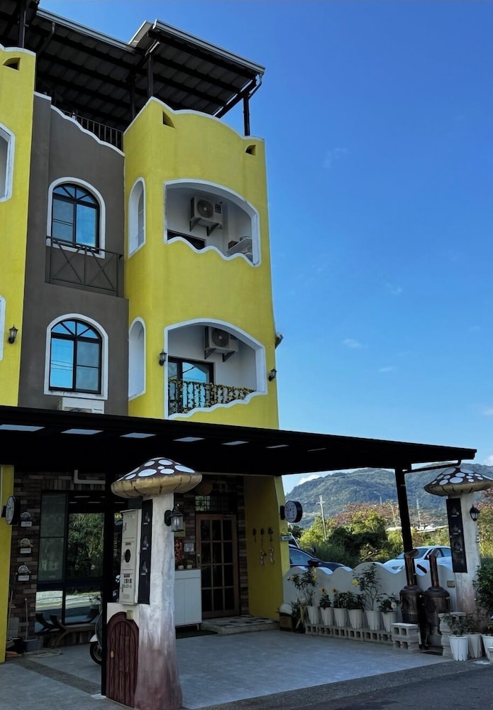 ZHIBEN SUNFLOWER BED AND BREAKFAST