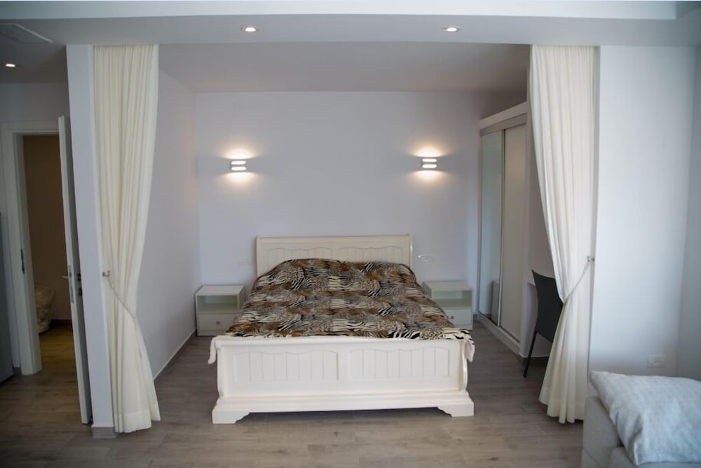 The Seasons Beach Design Studio Sea View