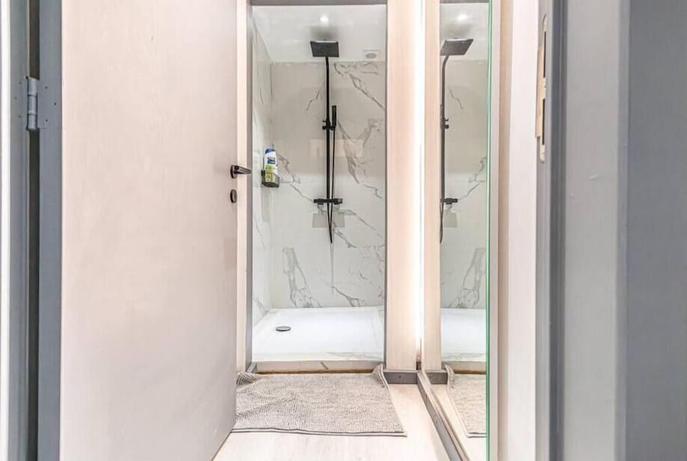 Comfy 5BR Apartment in Heart of Ghent