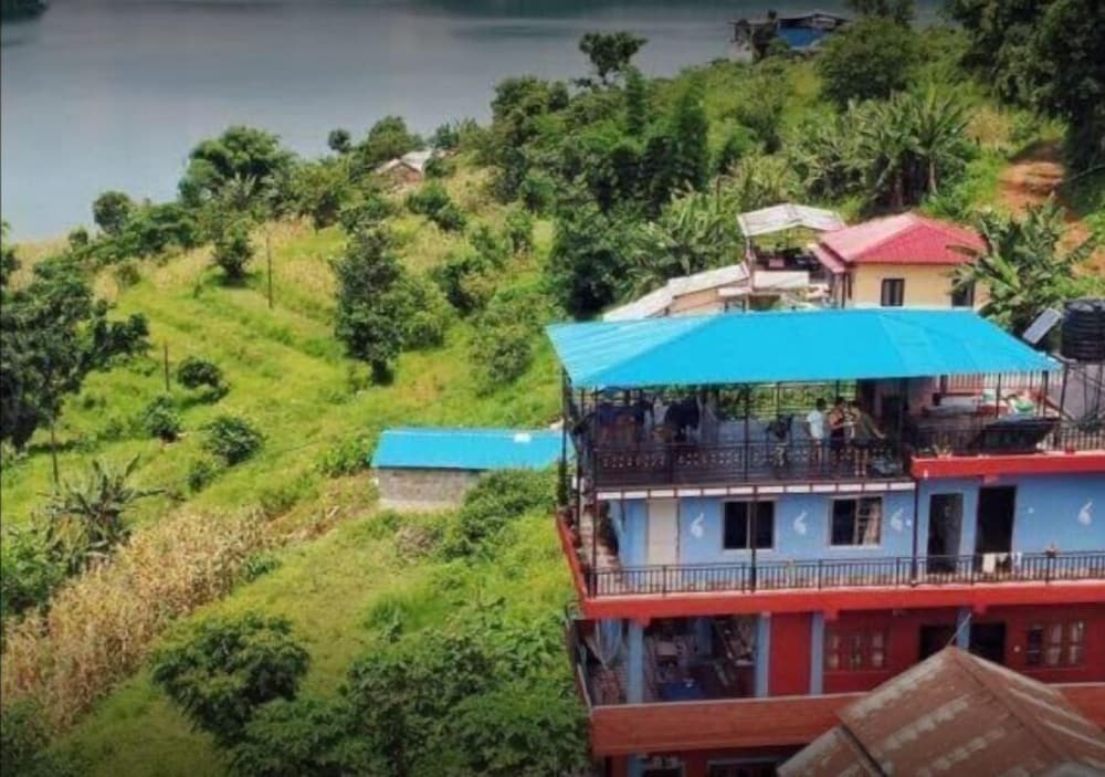 Begnas Lake front guest house