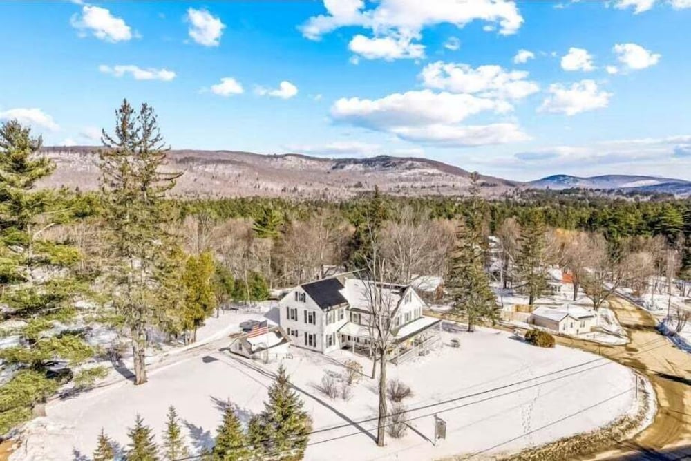 10 Mi To Gore Mountain: Home In Adirondack Park 5 Bedroom Home