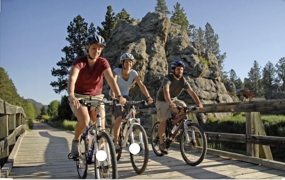 Whitetail Creek Resort