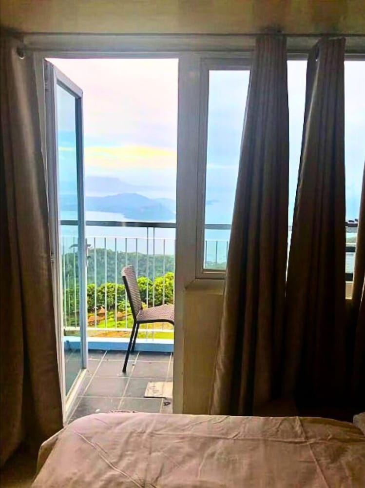 Need Place To Stay In TAGAYTAY. Book Now