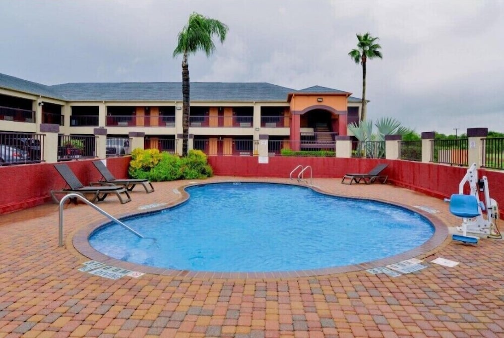 Americas Best Value Inn  Suites San Benito - Property Image 1