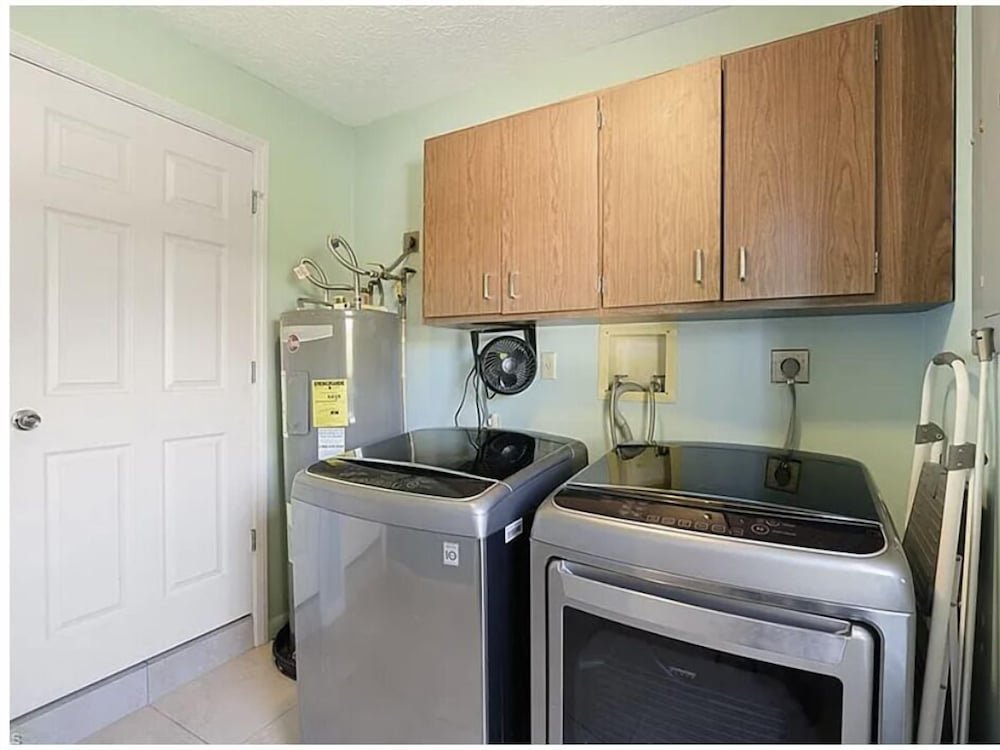 105th with Pool 654 3 bedroom 2 bedroom Remodel in works 3 Home