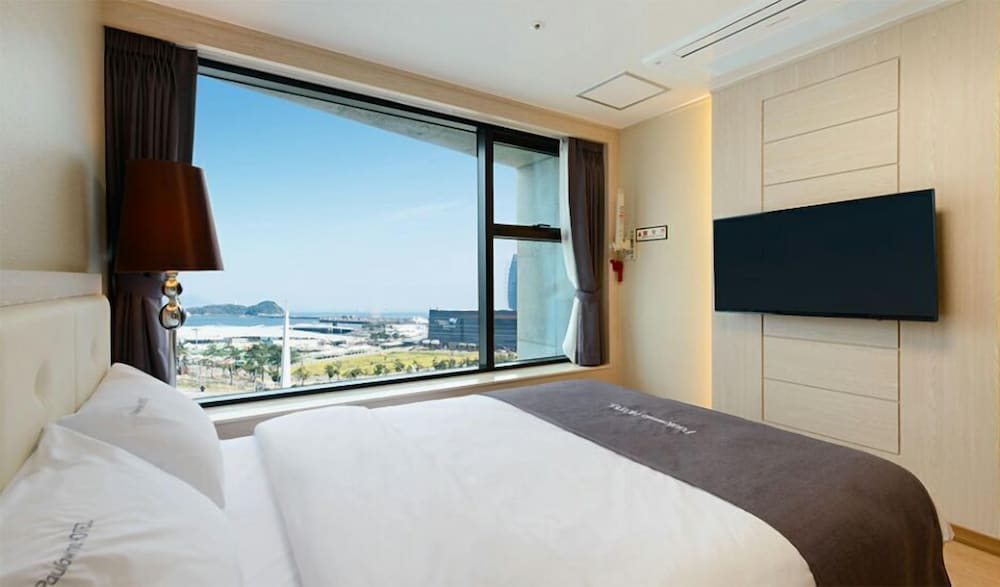 Paulownia Hostel & Guest House