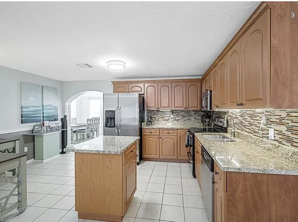 Fall In Naples Hot Tub On 107th 3 Bedroom Home