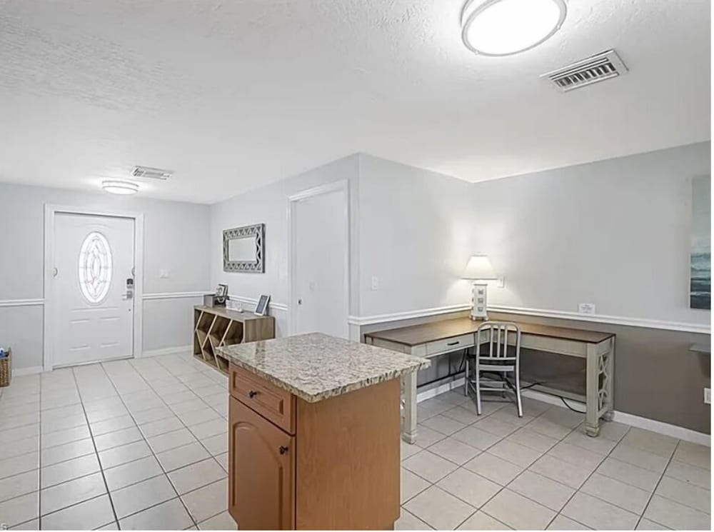 Fall In Naples Hot Tub On 107th 3 Bedroom Home