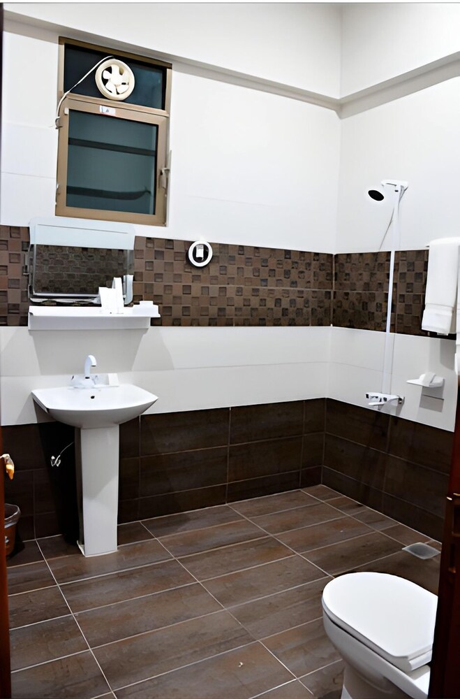 Five Star Inn Guest House