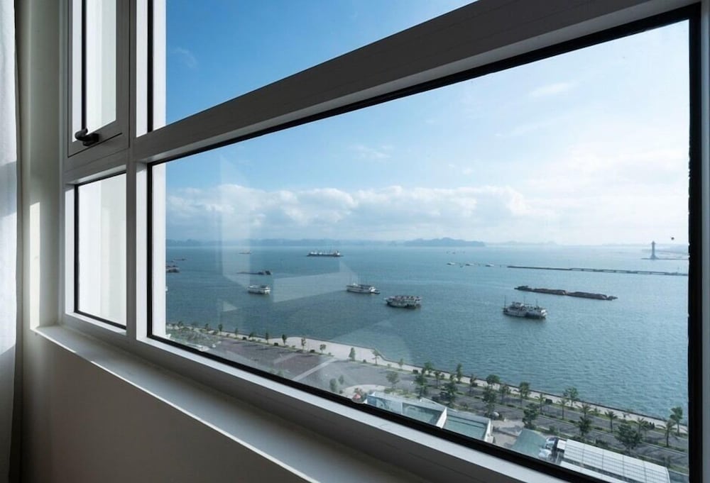 Zan- Newlife Halong Apartment view 2