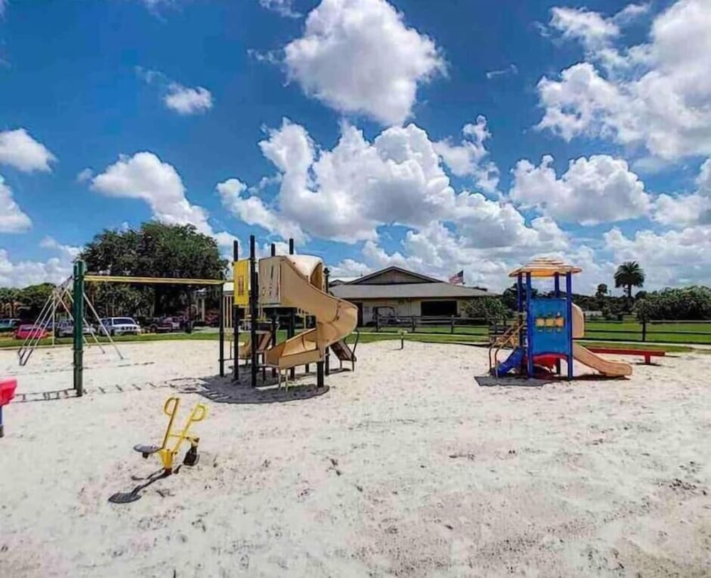 3648 Orlando Vacational Apartment 2nd floor, Lake view