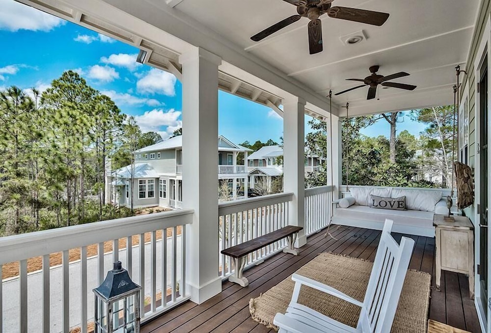 Endless Grace 4 Bedroom Holiday Home by Five Star Properties