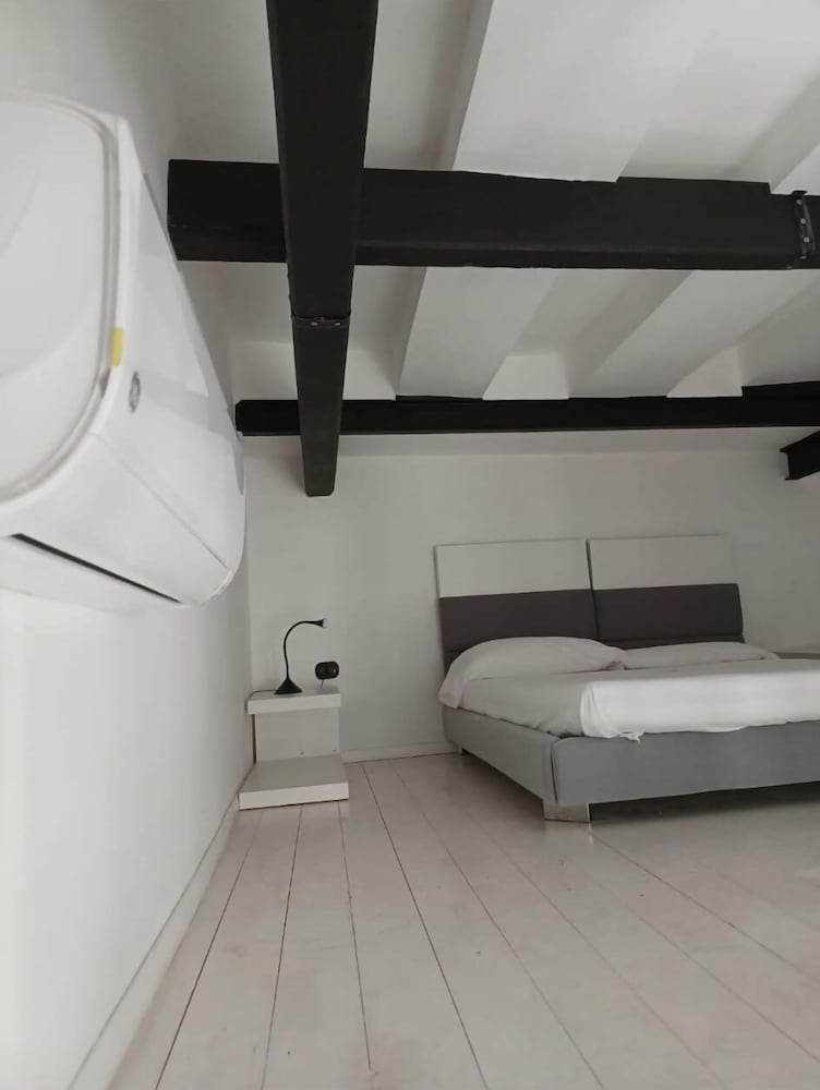 ponte di chiaia rooms