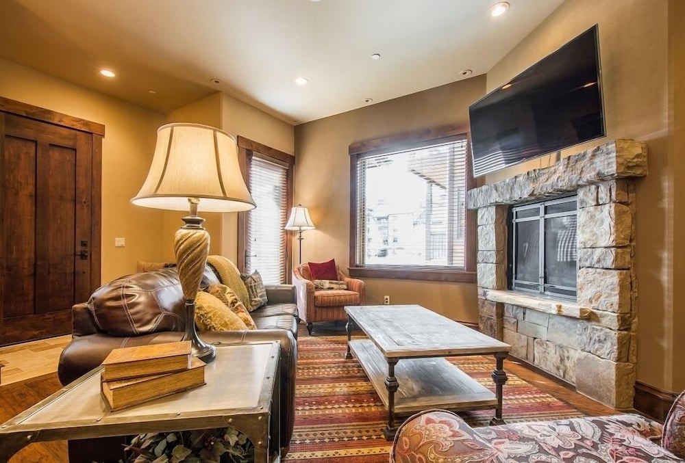 Park City Townhouse w/ Luxurious Amenities! view 4