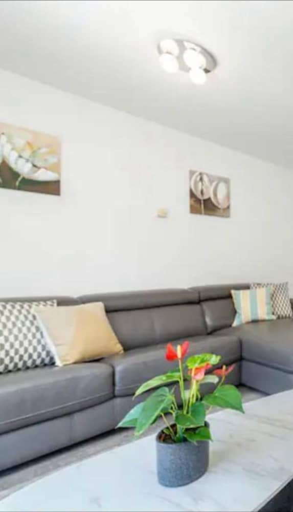 Immaculate 3-bed Apartment Homes in London